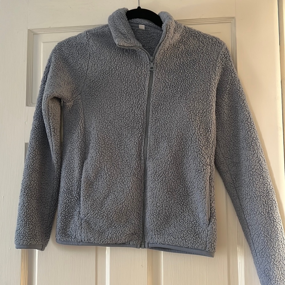 Uniqlo dusty blue faux fur jacket